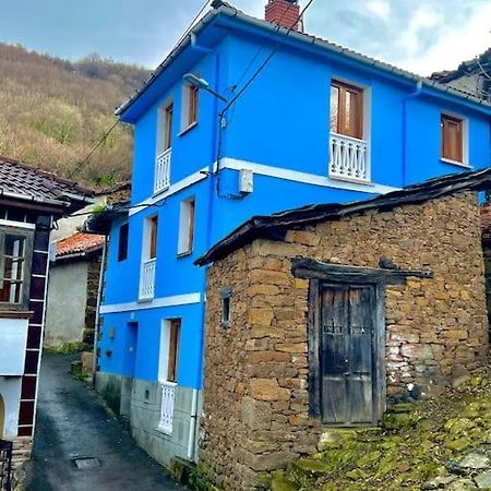 Villadecelis Mieres  Eksteriør bilde
